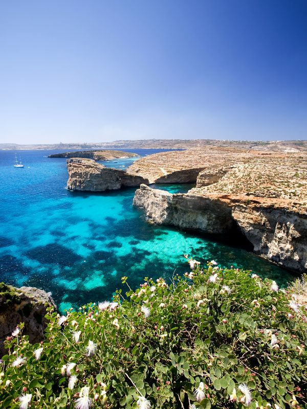 as-tur Malta