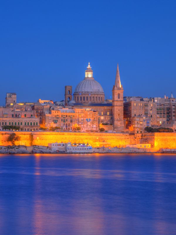 as-tur Malta